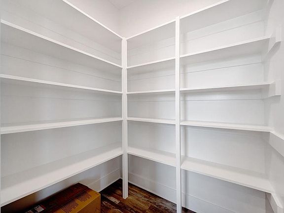 3rd image of 1436 Indianola Ave #B