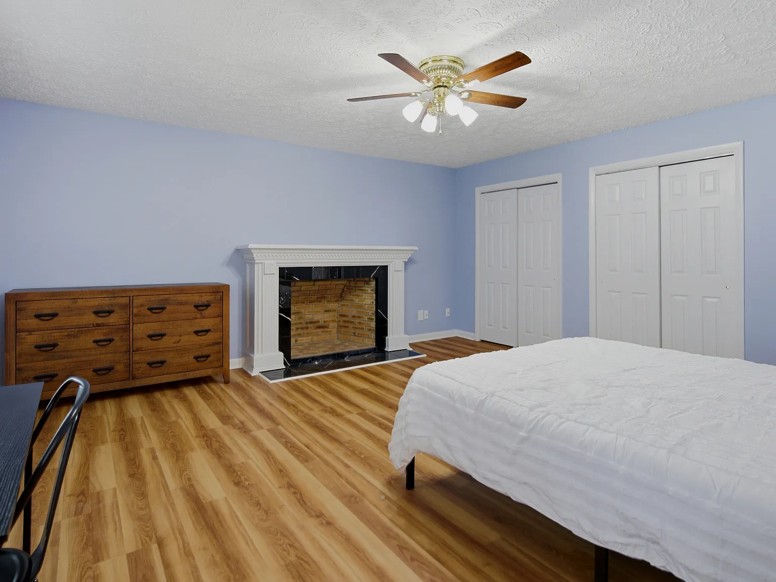 1829 Martindale Drive - 1-XL Primary Suite — Photo 4