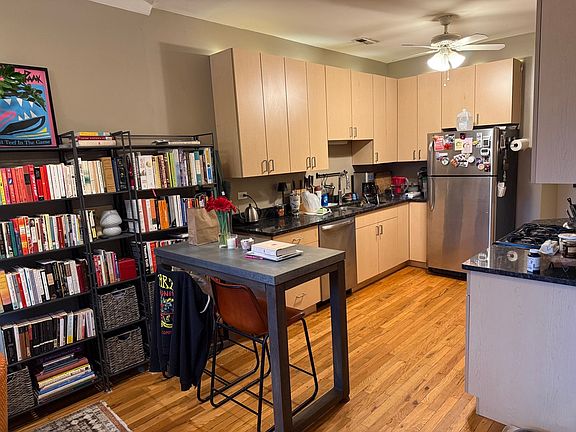 2nd image of 1852 N Washtenaw Ave APT 3