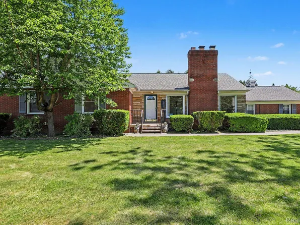 46430 Schoenherr Rd, Shelby Township, MI 48315