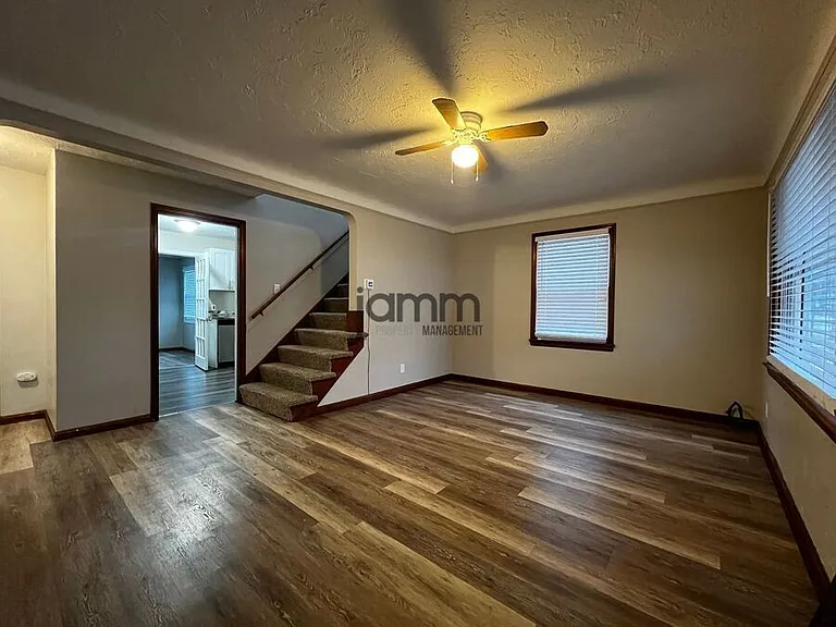 18713 Waterbury Ave — Photo 3