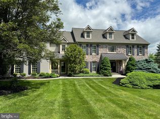 6 Silver Trail Cir, Newtown, PA 18940