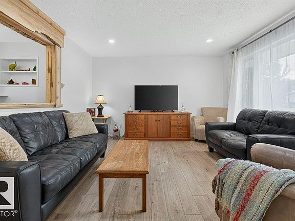 4th image of 17 Starling Dr
