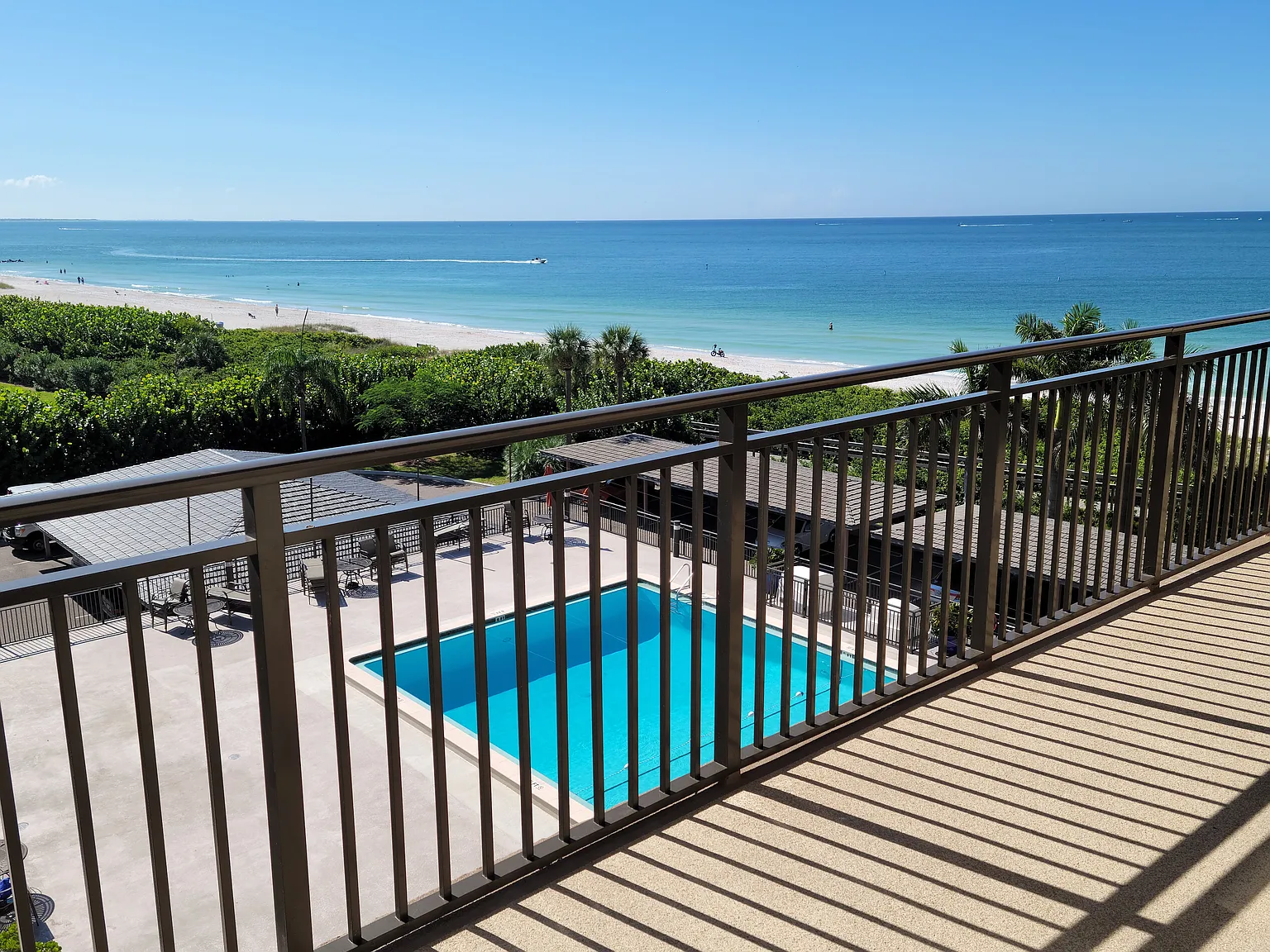 Mansions by the sea Gulf Front Condo — Photo 3
