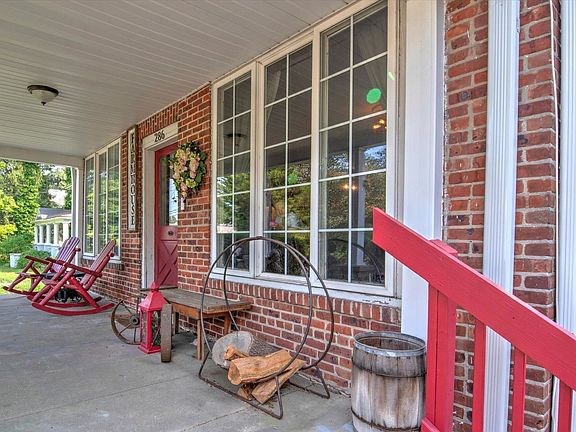2nd image of 286 Whitesville Rd