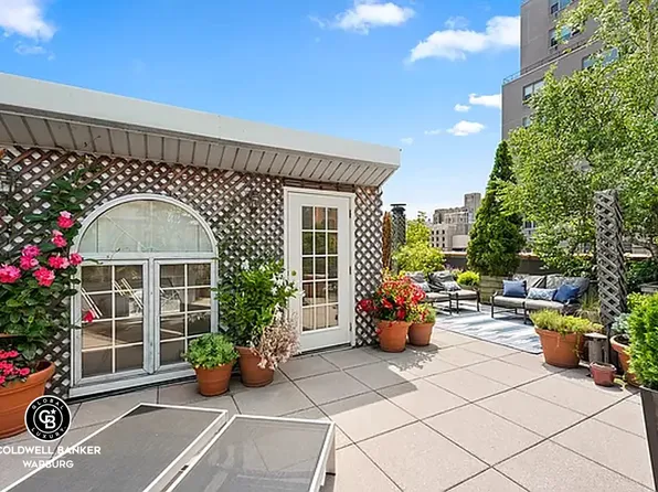 161 West 15th Street image 1 of 19