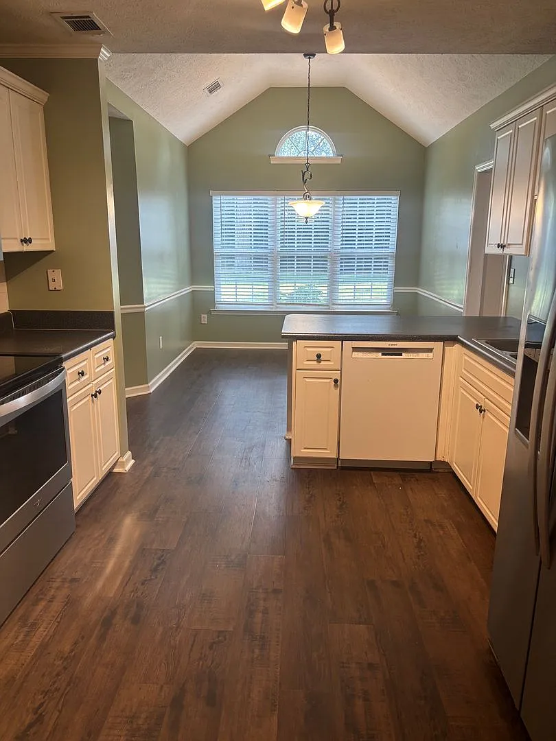 Available Now! 549 Calbrieth Way — Photo 4