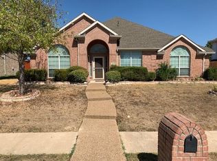 1205 Mountain Laurel Ln, Desoto, TX 75115
