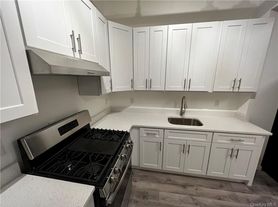 102 North St, Middletown, NY