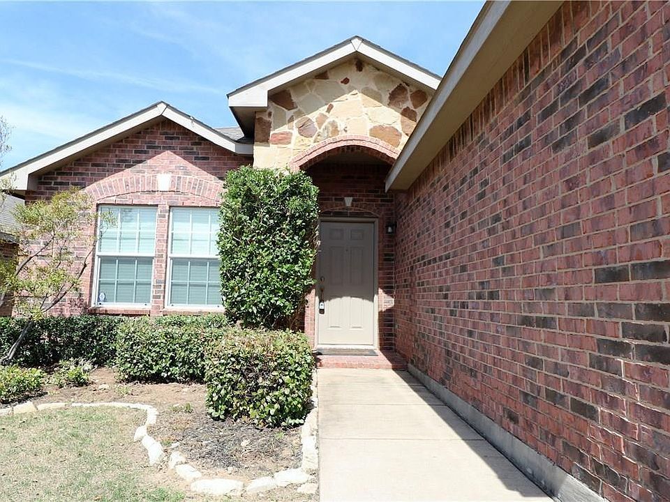 1st image of 2141 Barracks Dr