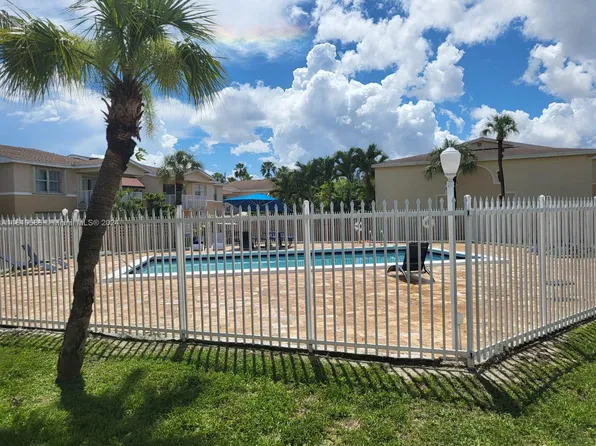 4590 NW 79th Ave APT 2D, Doral, FL 33166