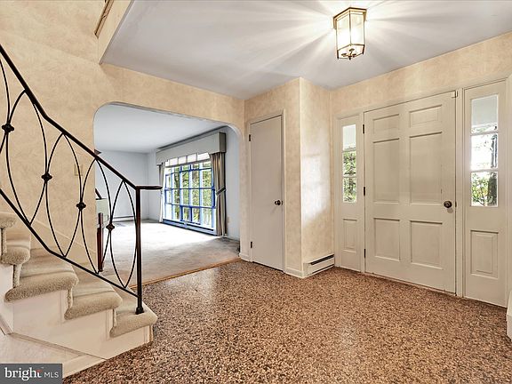 3rd image of 205 Ronald Ave