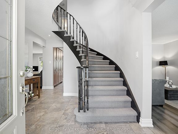 2nd image of 1245 Creekside Dr