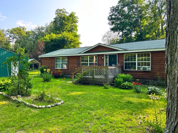 33961 W Huckleberry Lake Rd, Trout Lake, MI 49793