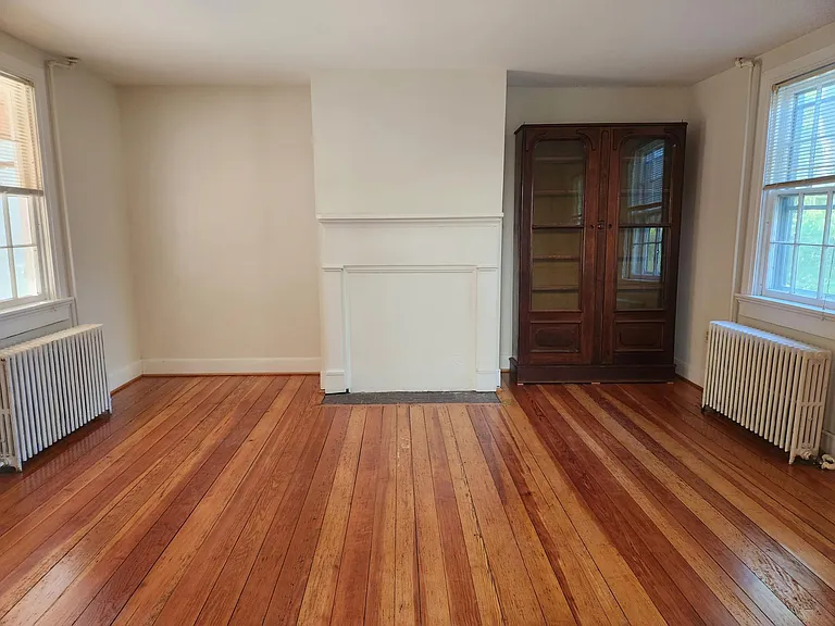 1520 Ridout Ln — Photo 10
