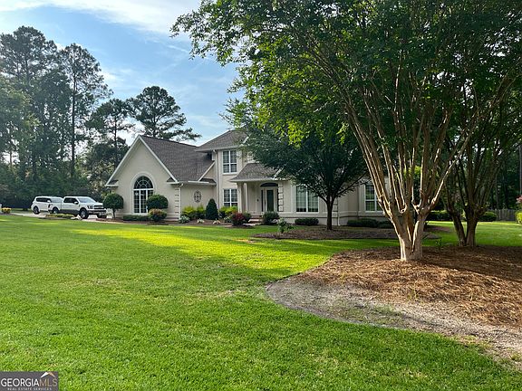 2nd image of 1501 Andrea Dr