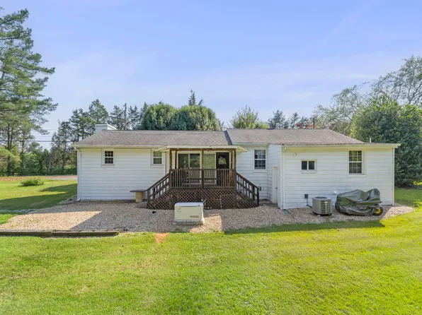 1562 Thomas Jefferson Pkwy, Charlottesville, VA 22902