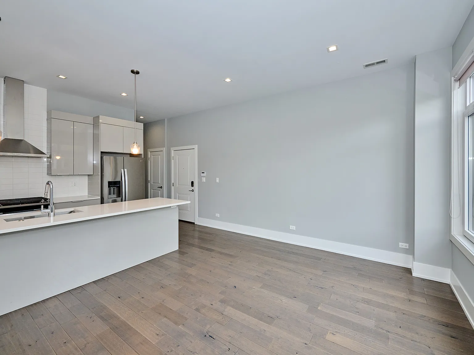 1338 West Cullerton Street - 2W — Photo 2