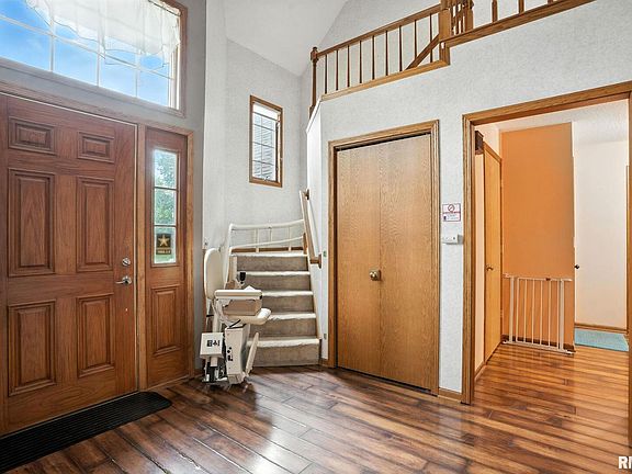 3rd image of 301 E 11th Ave