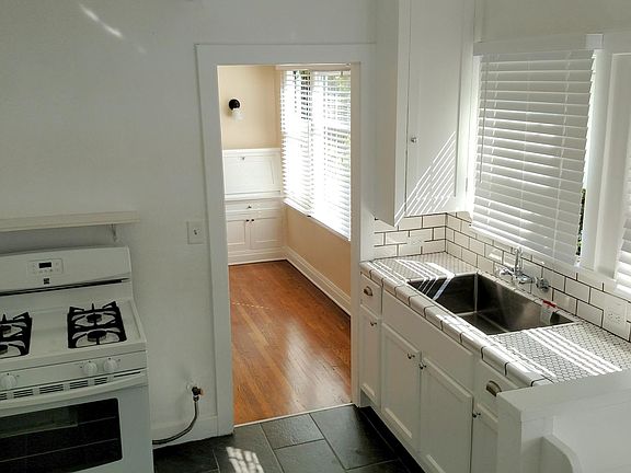 2nd image of 427 E Anapamu St APT B