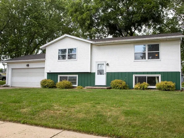 14 Washburn Rd, Deerfield, WI 53531