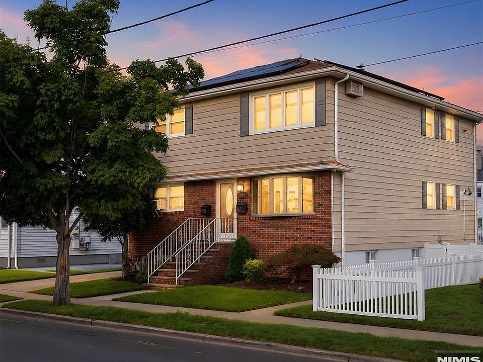 1st image of 226 Irving Pl