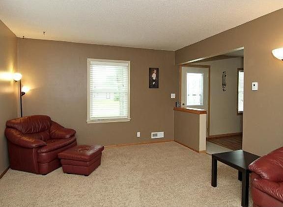 3rd image of 10556 7th St NE