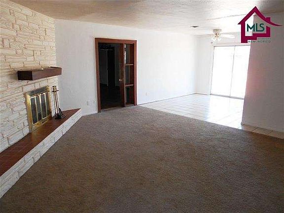 2nd image of 1105 Calle Del Encanto