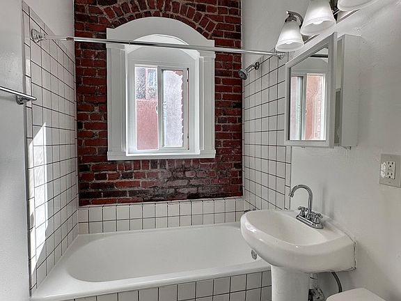5th image of 1237 N Edgemont St APT 203
