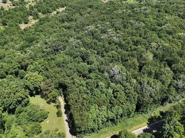 29770 Peavine St, Dowagiac, MI 49047