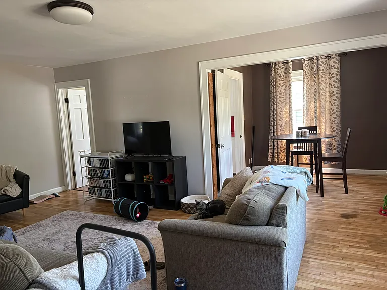 1005 S Kinney Ave #2B — Photo 2