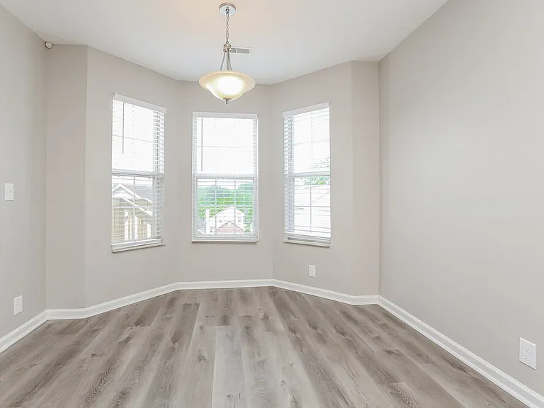 3108 Creekview Ln — Photo 7