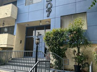 12207 Riverside Dr #102, Valley Village, CA 91607