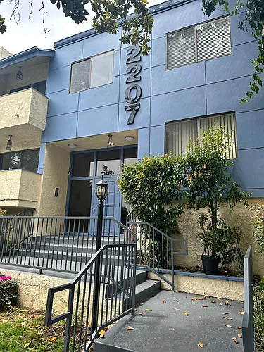 12207 Riverside Dr Photo 1