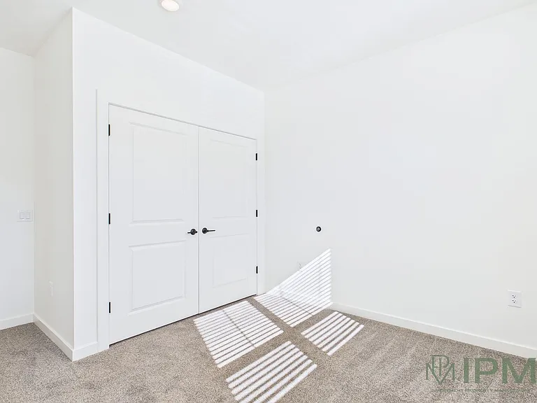 98 Penn Place — Photo 67