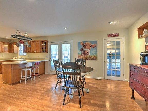 3rd image of 208 Elmwood Ave