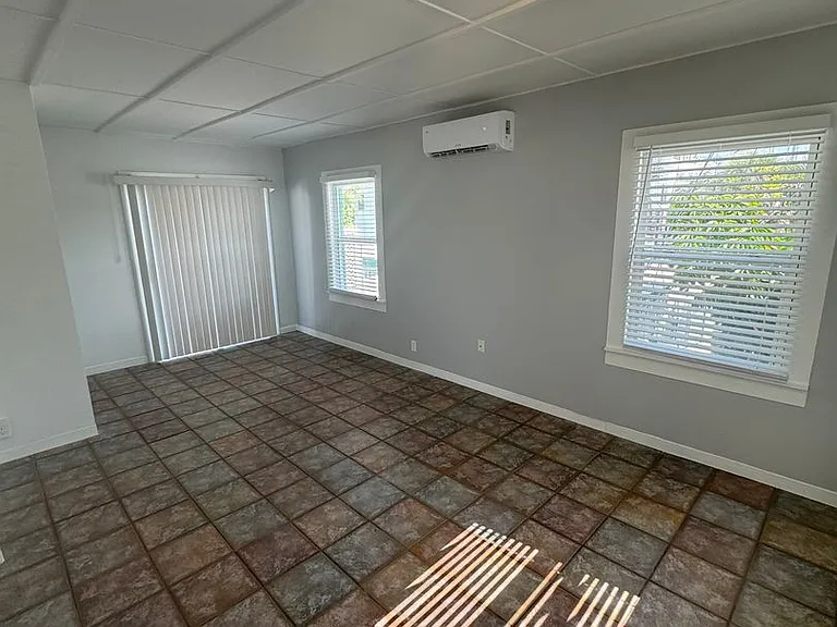 4246&4300 Seagrape Dr #4249-4301 — Photo 8
