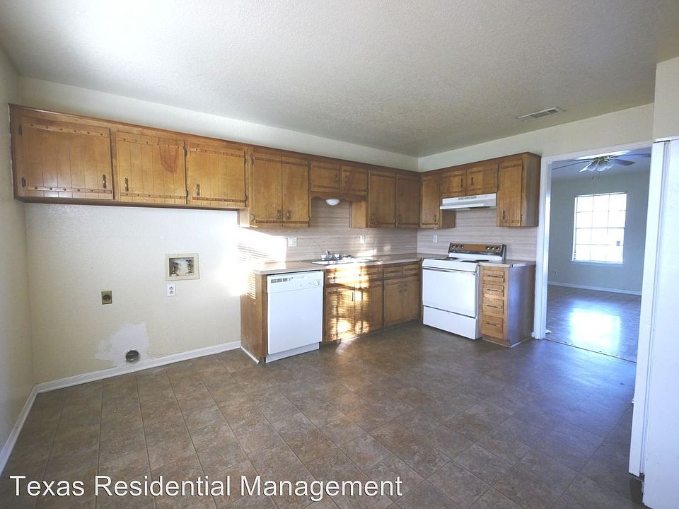 2nd image of 4800-A Cedarhill Cir