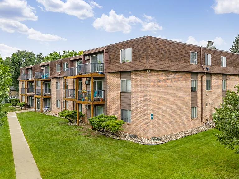 Candlewood Apartments — Photo 25