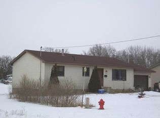 906 3rd St S, Princeton, MN 55371
