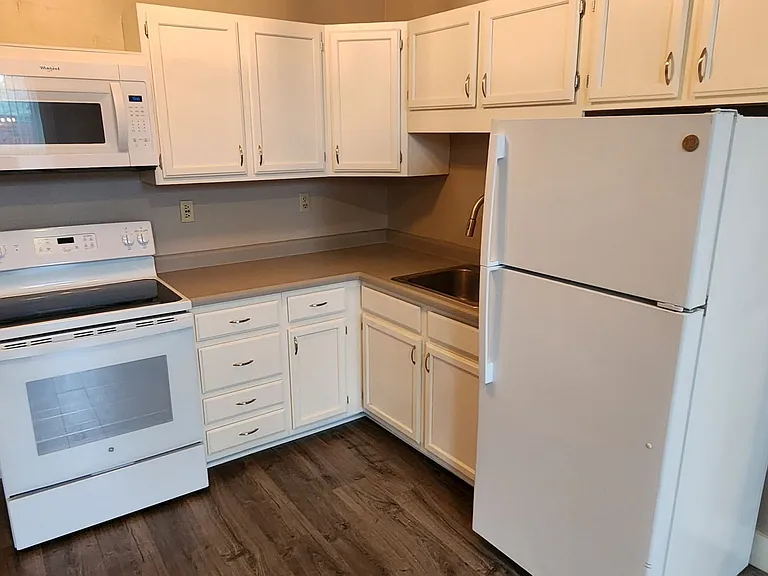 67 N Main St — Photo 17