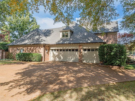 3rd image of 3163 Highgate Dr