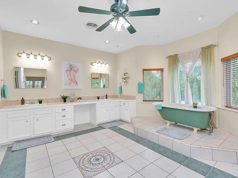 1730 Lakeshore Dr — Photo 35