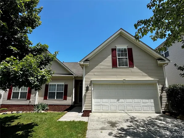 2217 Baggins Ln, Charlotte, NC 28269