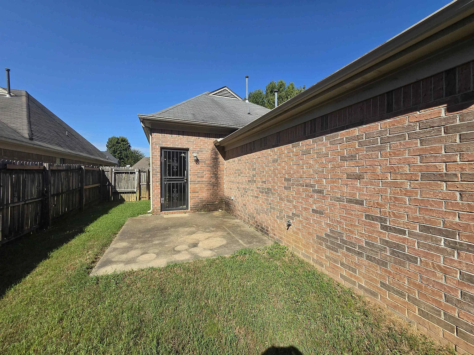 3 bed, 2.0 bath, 1250 sqft, $1,595 — Photo 3