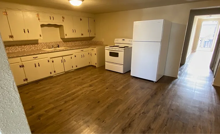 102 W Main St #2A — Photo 4