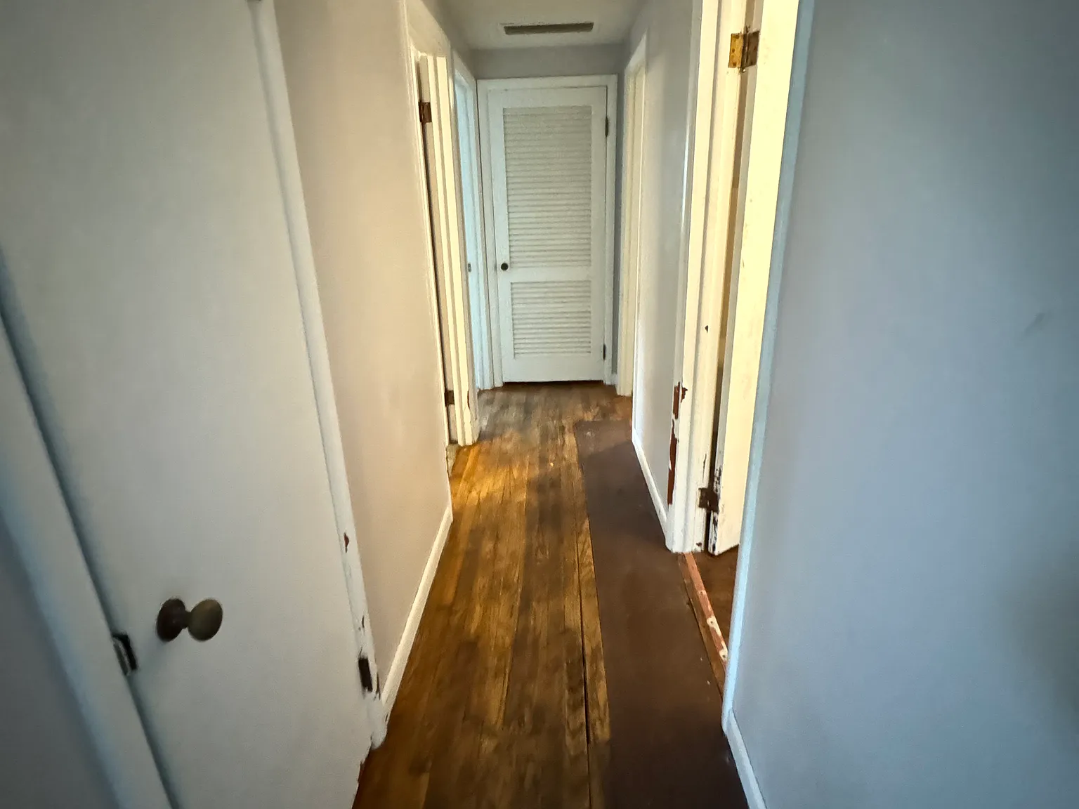 3 bed, 936 sqft, $1,000 — Photo 2