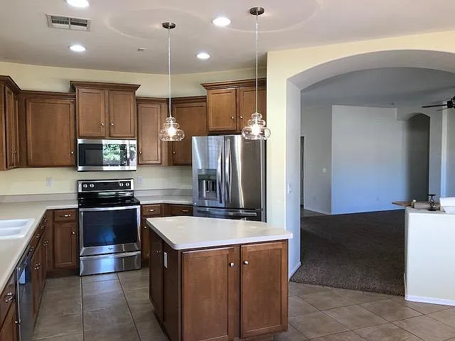 18642 E Swan Dr — Photo 3