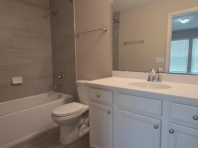 12784 Josslyn Ln — Photo 14