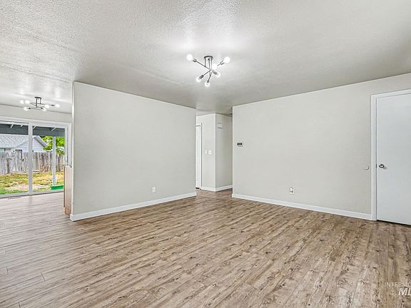 5th image of 8 S Canyon Dr